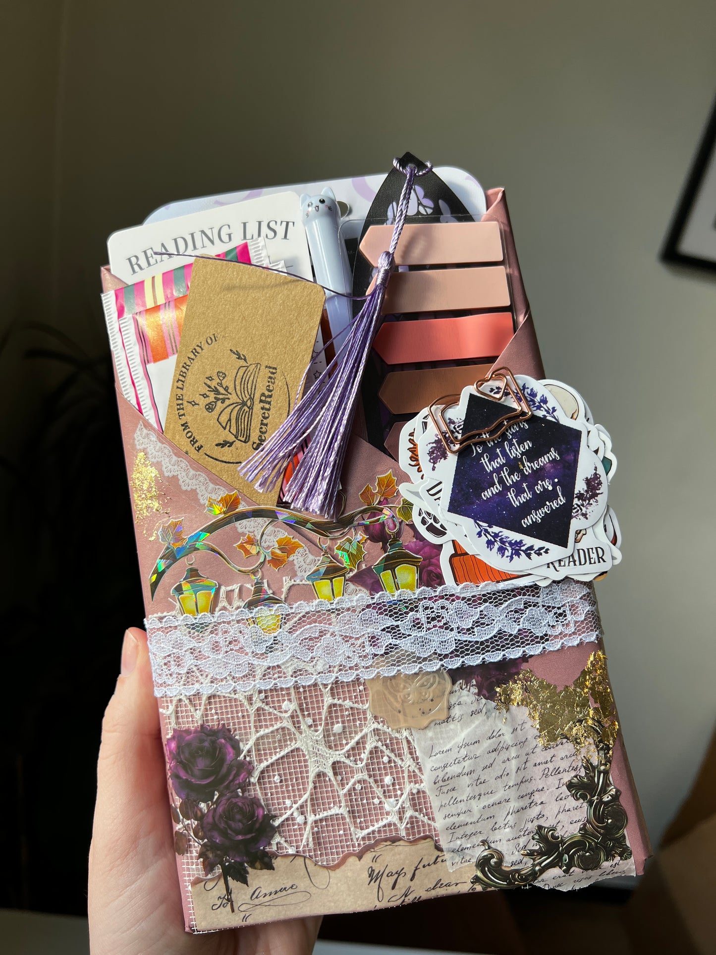 đ Standard â Blind Date with a Book