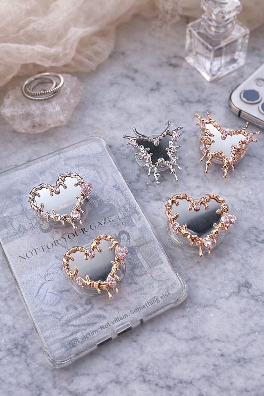 Romantic Gold Heart e-reader grip